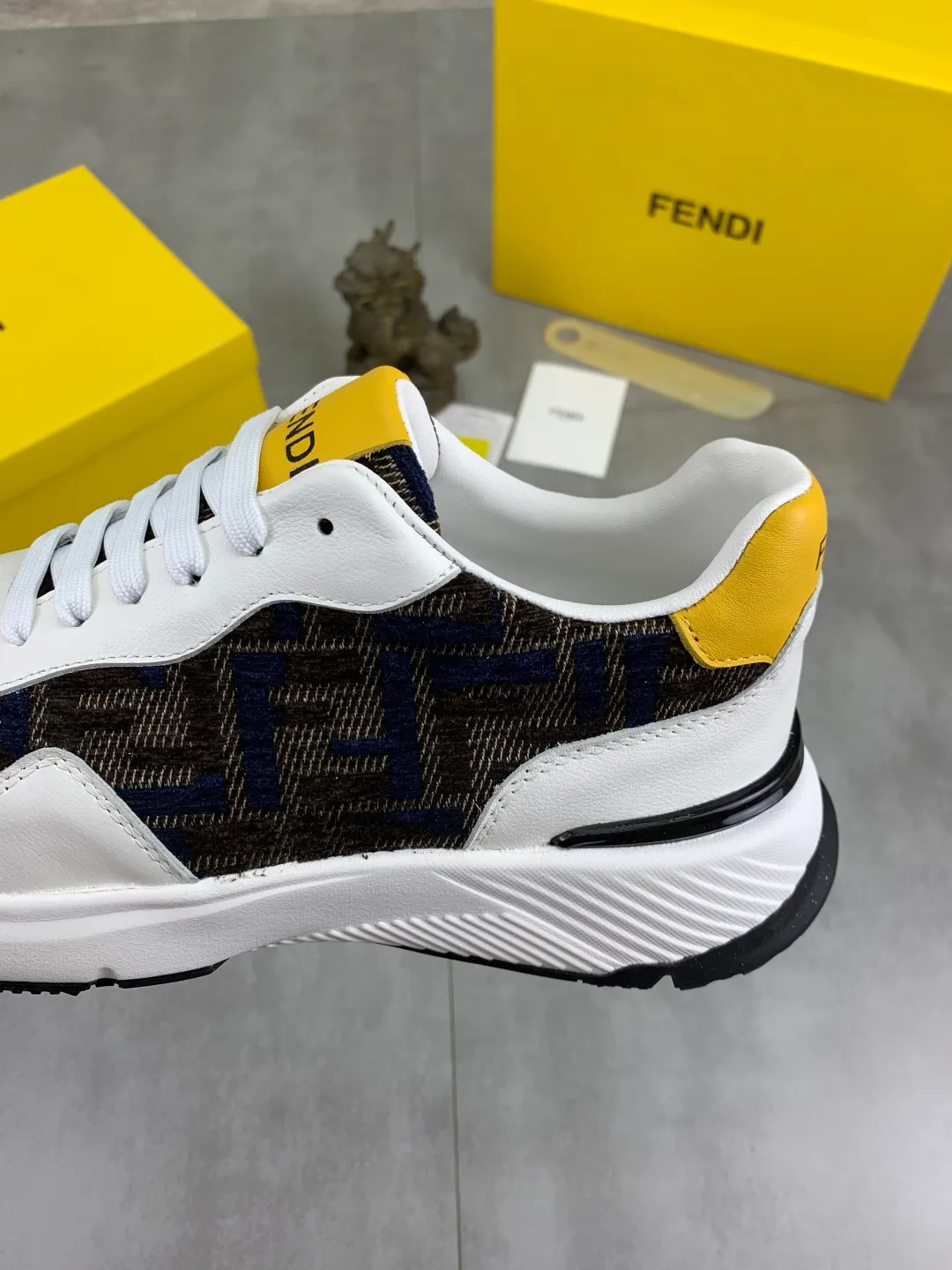 ​Men's shoes 💰P460 💰[New style] little monster 🆘 New FENDI (Fendi) new style 🕶️🕶️Simple routing effect, showing an elegant and cool driving shoe 🎬Using imported calfskin + first-layer pigskin lining🐂Excellent material🎬Detailed workmanship 🤗Comfortable foot feel➰➰. ​Pair it with any outfit to show your taste and temperament, low-key luxury ♻️Design ​simple and elegant ​noble and fashionable 🍃​Very loved and favored by trendy men 💓❤️size: 38-44 2️⃣colors available